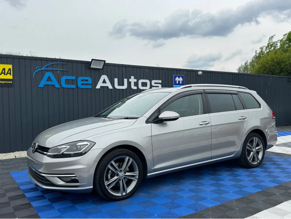 Volkswagen Golf HIGHLINE PRO - 2.0L DIESEL - AUTO - Image 3