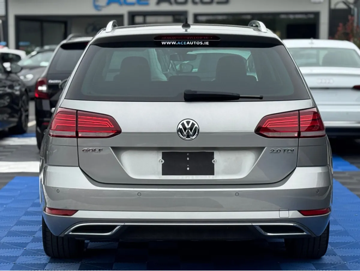 Volkswagen Golf HIGHLINE PRO - 2.0L DIESEL - AUTO - Image 4