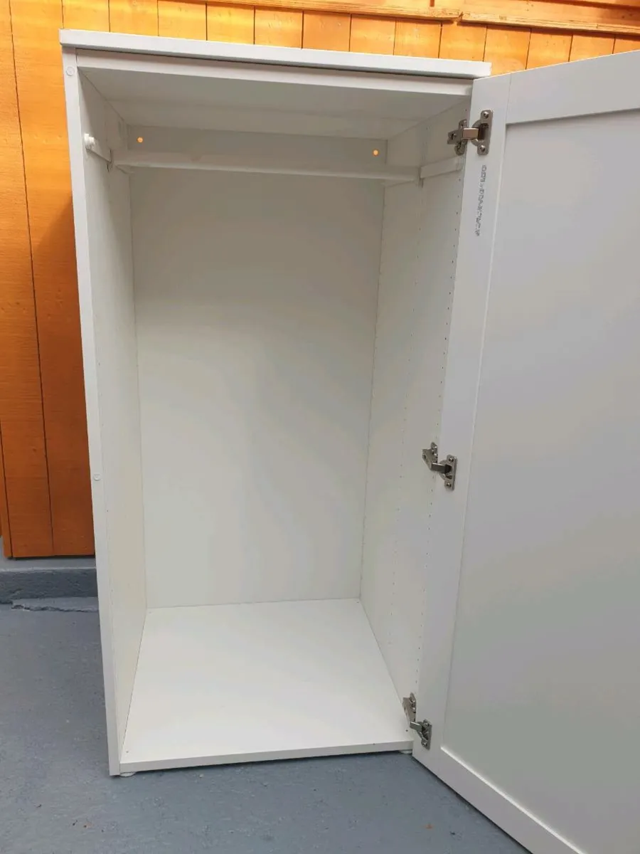 Storage unit €40 - Image 3