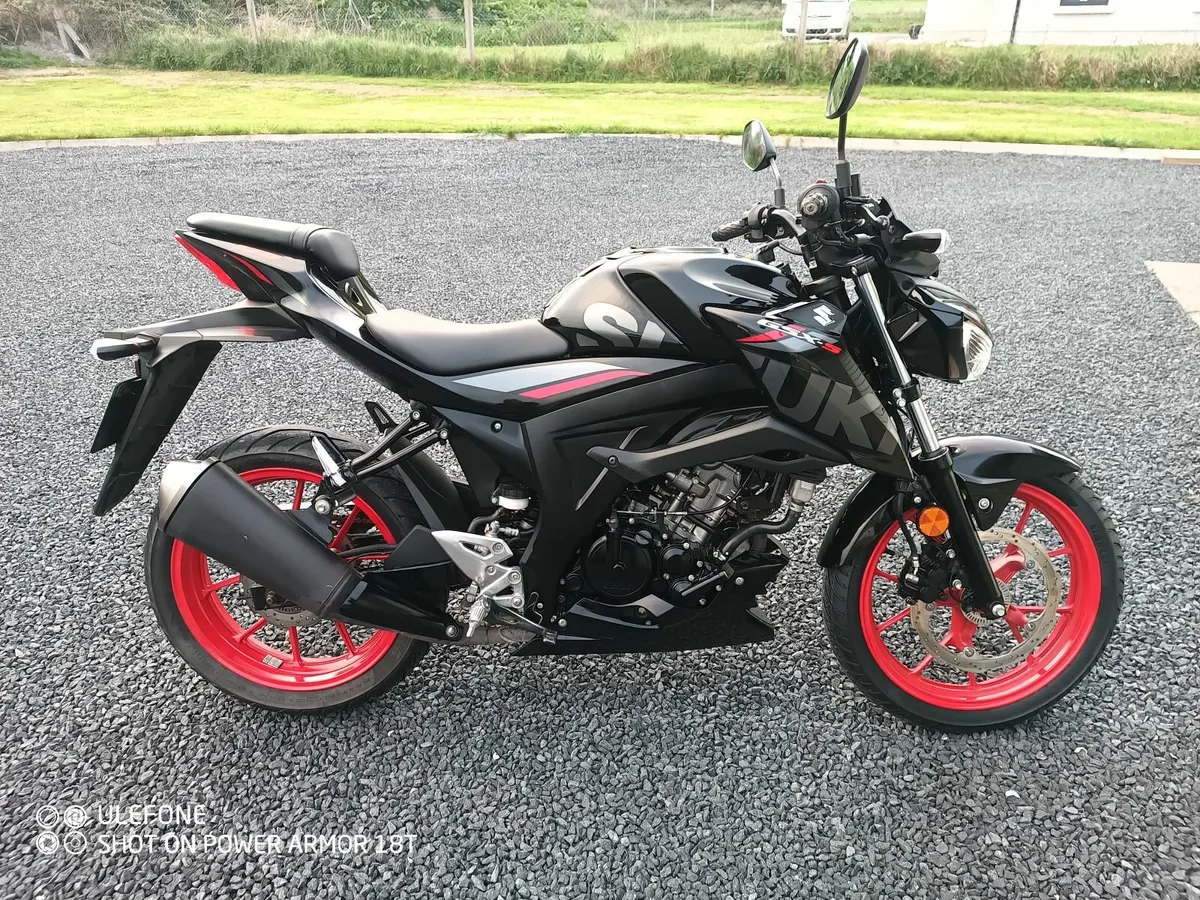 Suzuki GSXS 125 - Image 1