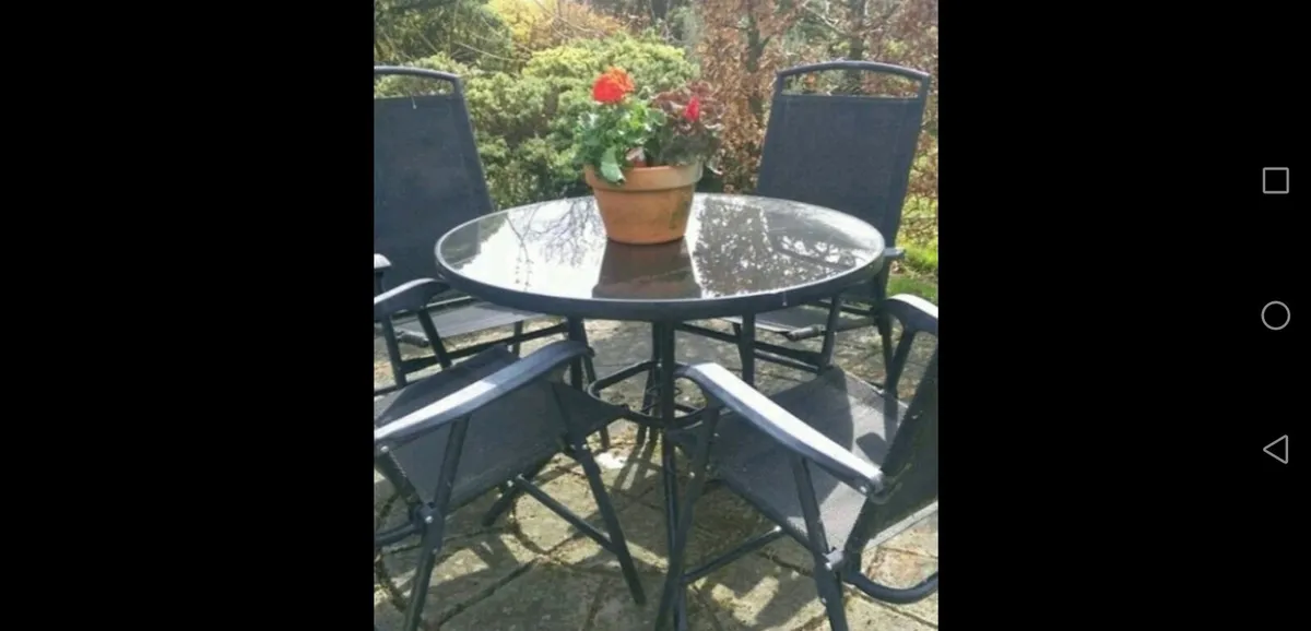 Foldable Chairs x 4 / Table - Image 1