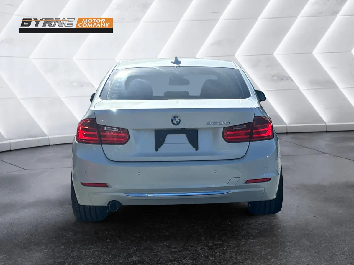 BMW 320D LUXURY AUTO, 2015 - Image 2