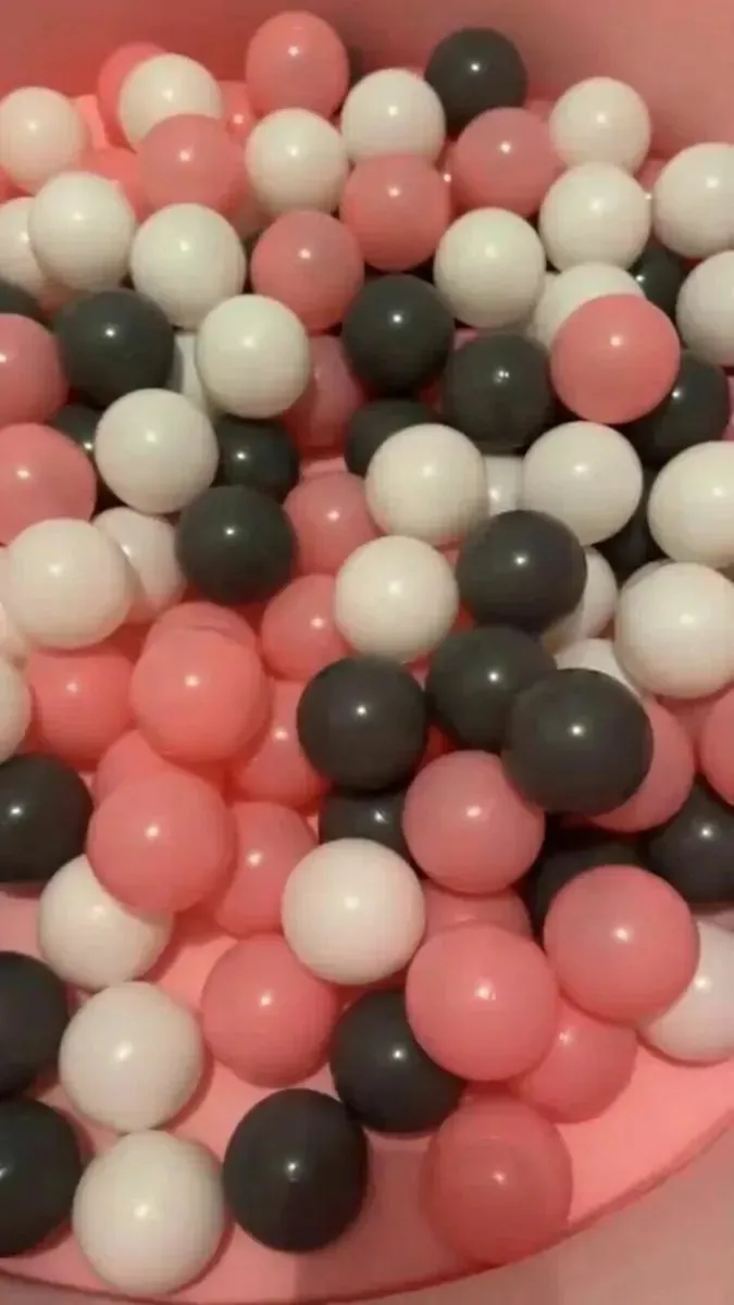 Soft Ball pit pool with 150 balls 90x30 brand new - Image 1