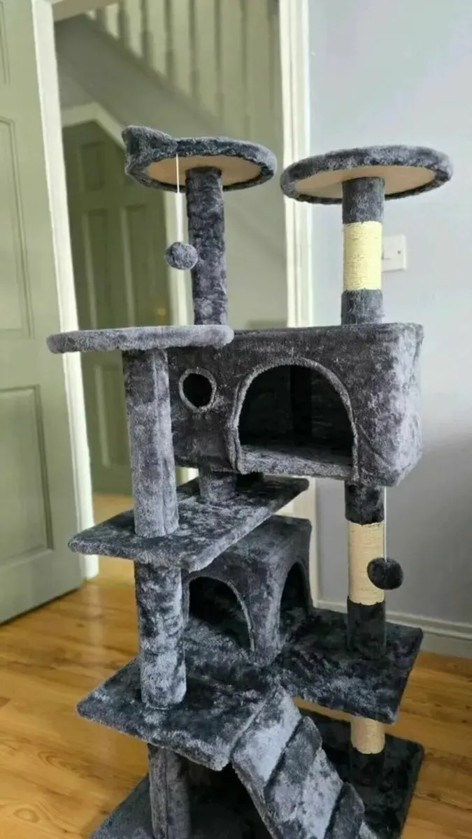 Cat tree scratcher brand new - Image 3