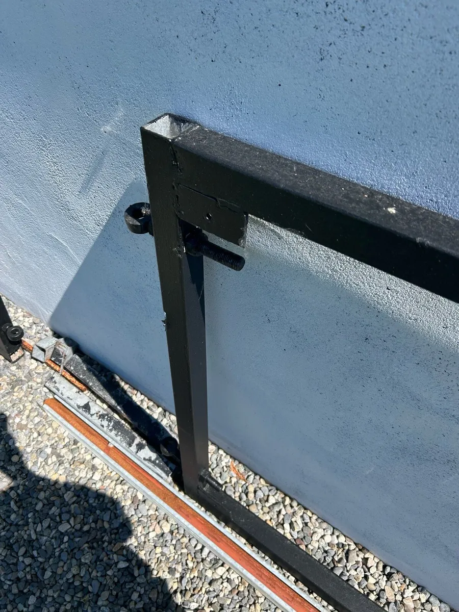 2 gates frame - Image 4