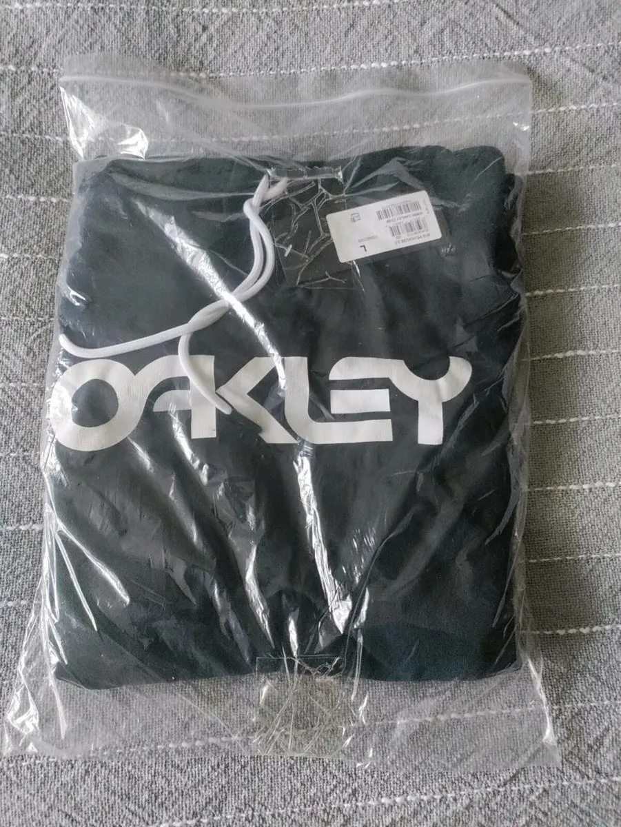 Oakley Hoodie L New - Image 2