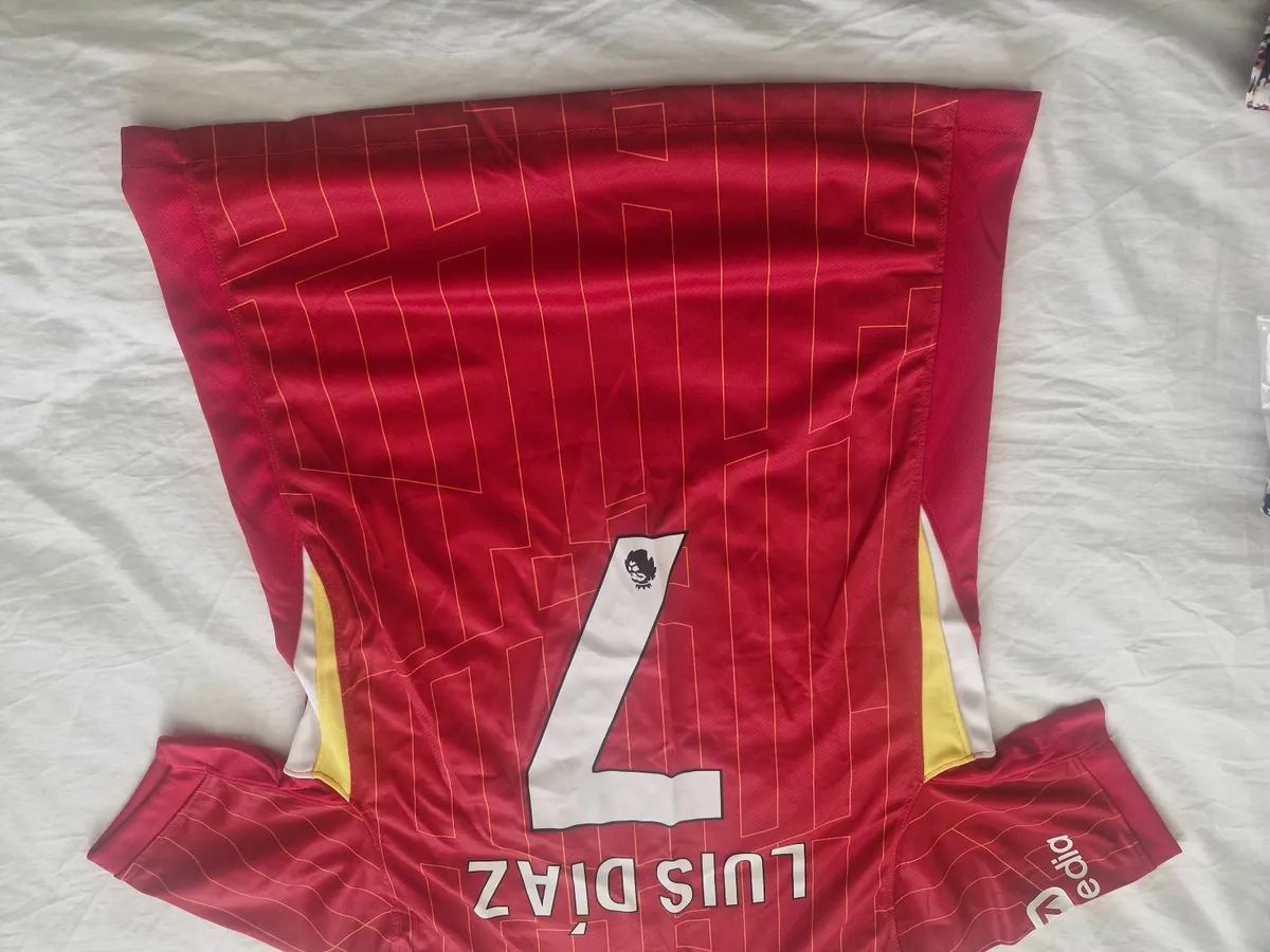 Liverpool Jersey Luis Diaz Mens small - Image 3