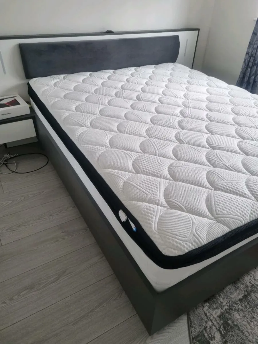 Bed frame - Image 2