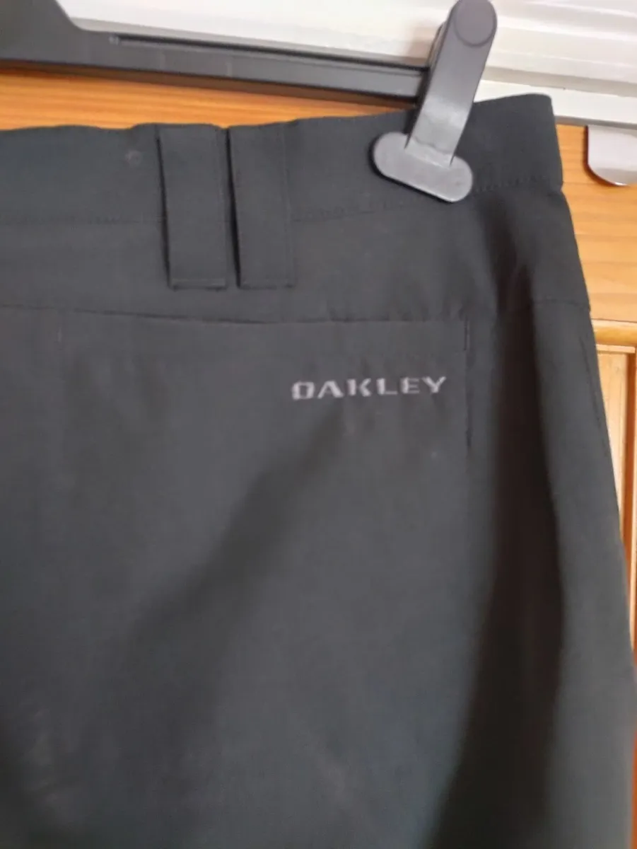 Oakley Golf Pants Size 36Wx30L - Image 1