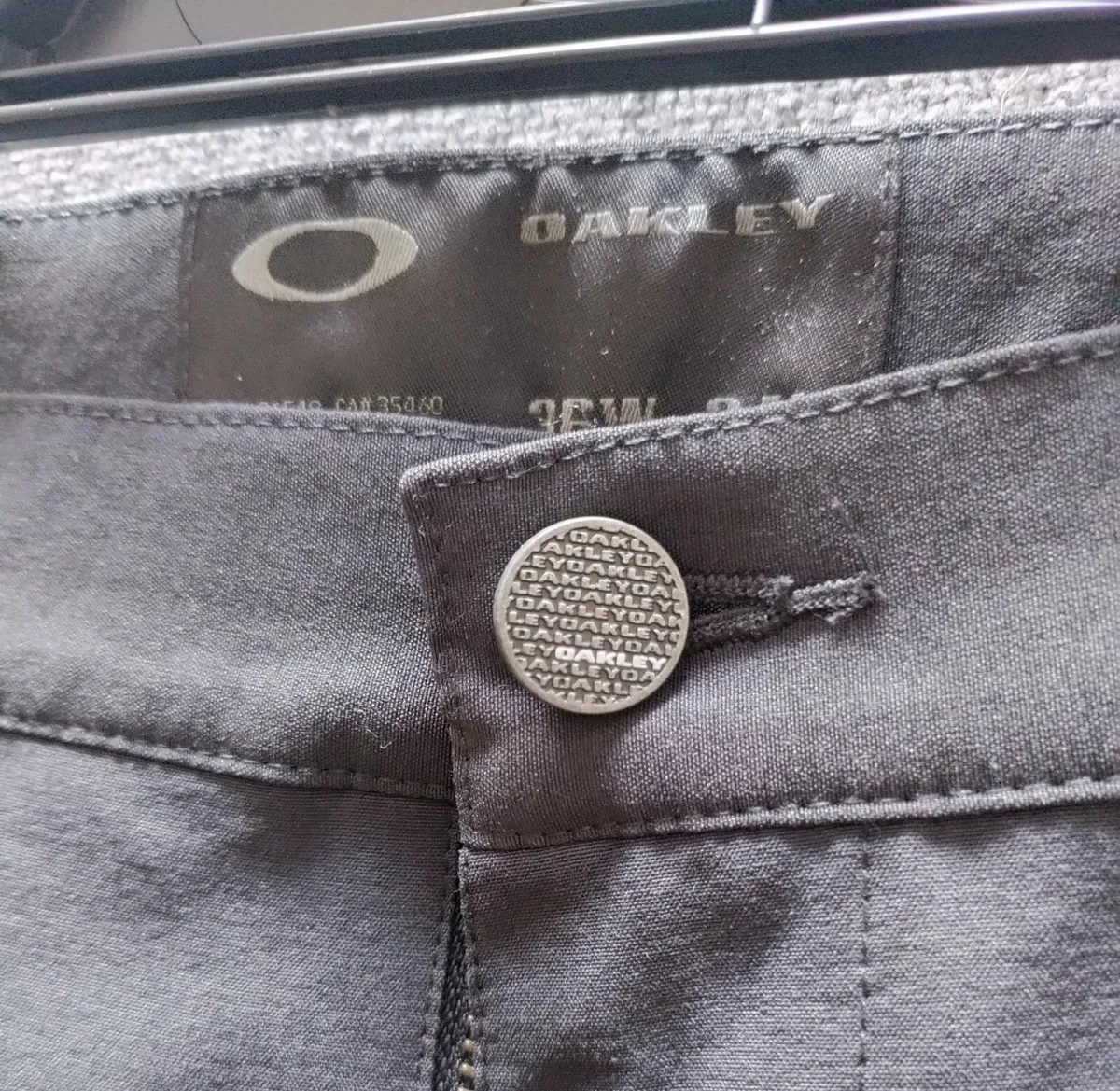 Oakley Golf Pants Size 36Wx30L - Image 2