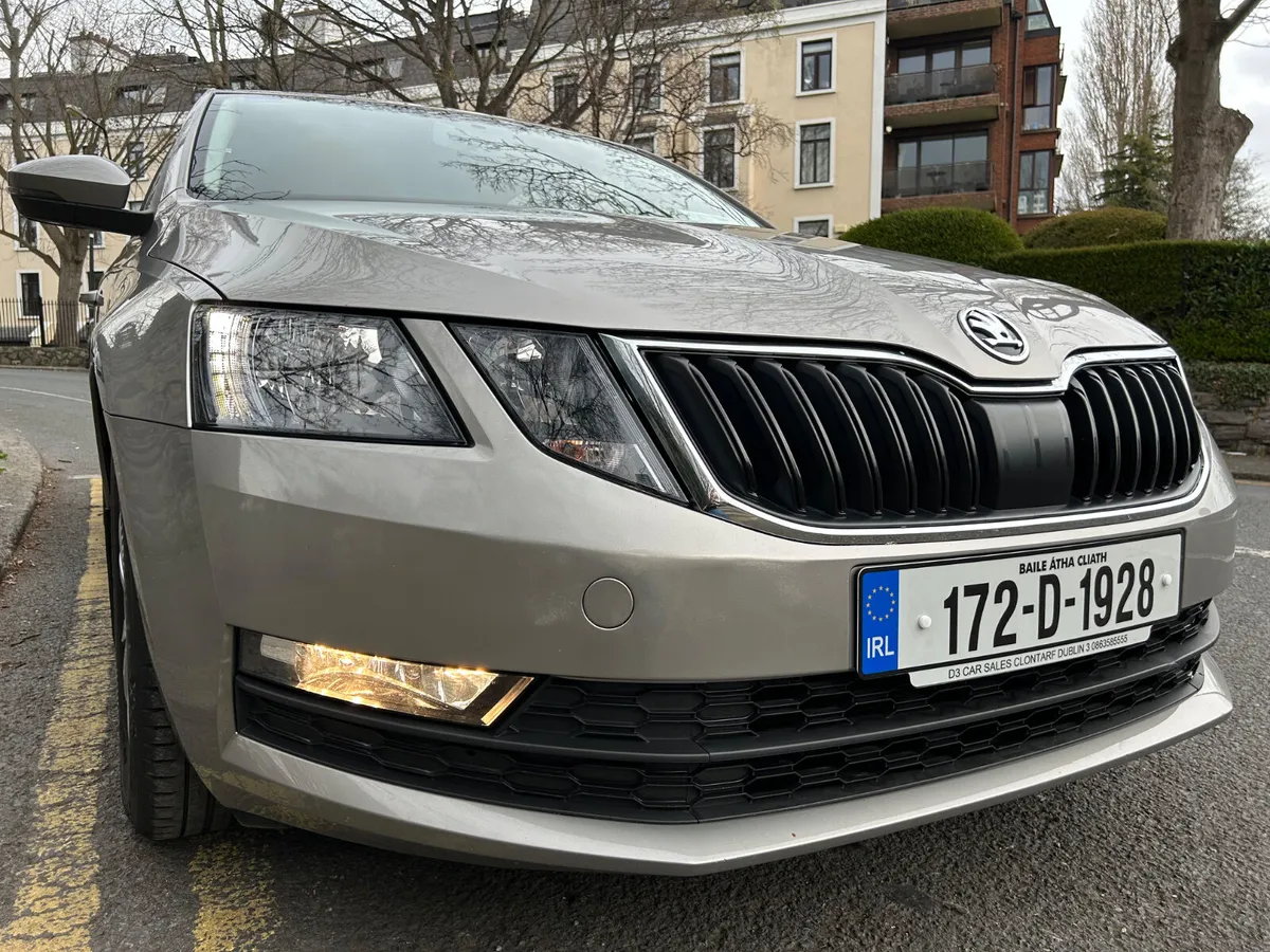 2017 SKODA OCTAIVA TSI PARKING CAMERA - Image 3