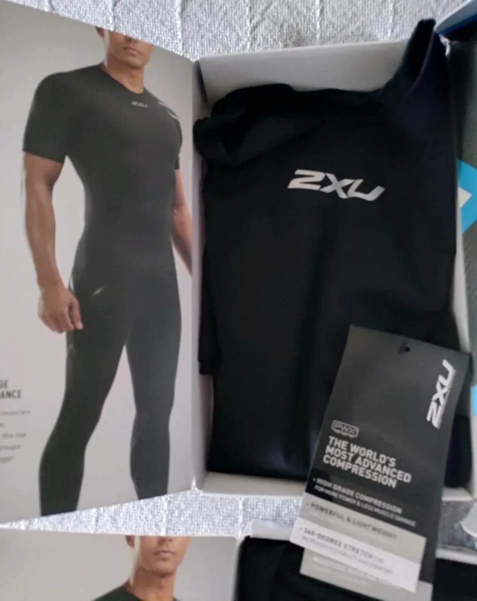 2XU Core Compression wear S/S Large New - Image 1