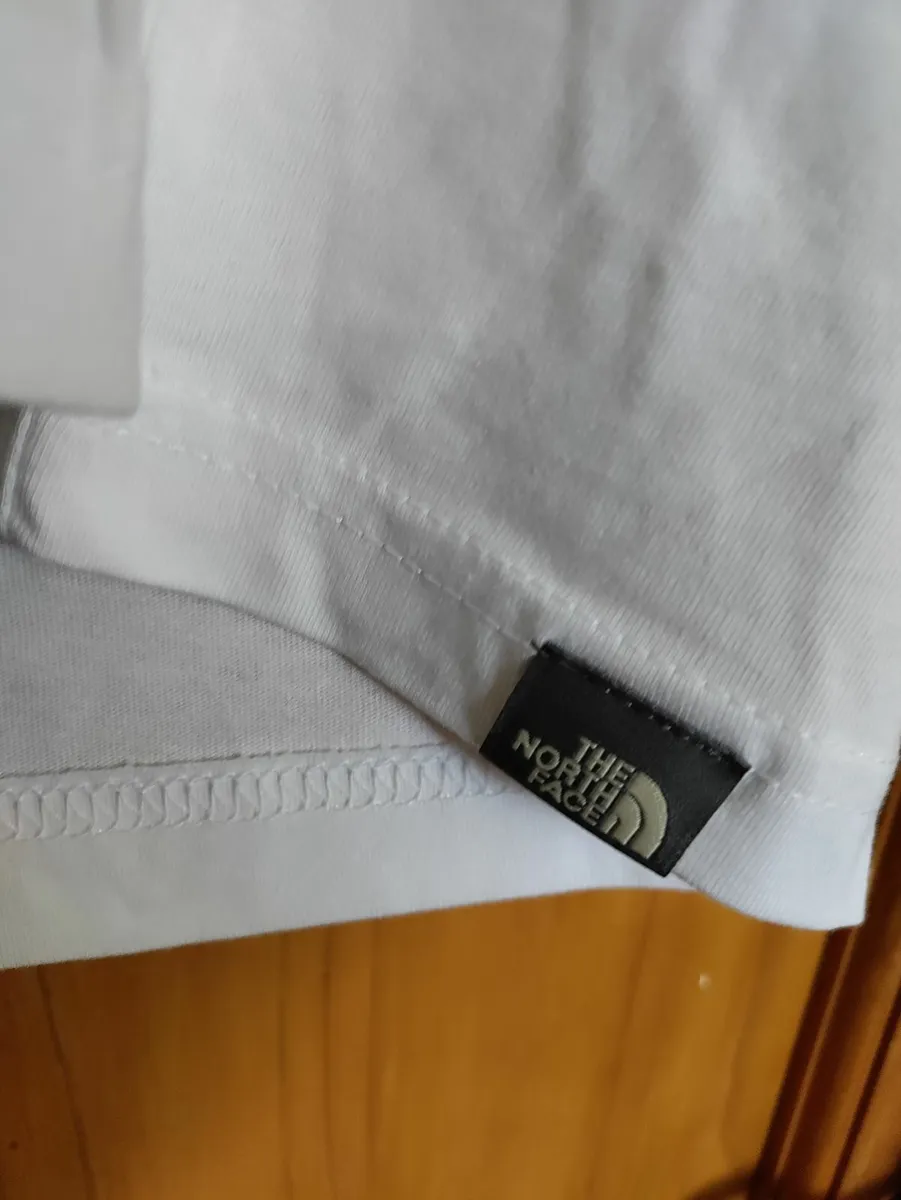 The North Face T shirt L New - Image 2