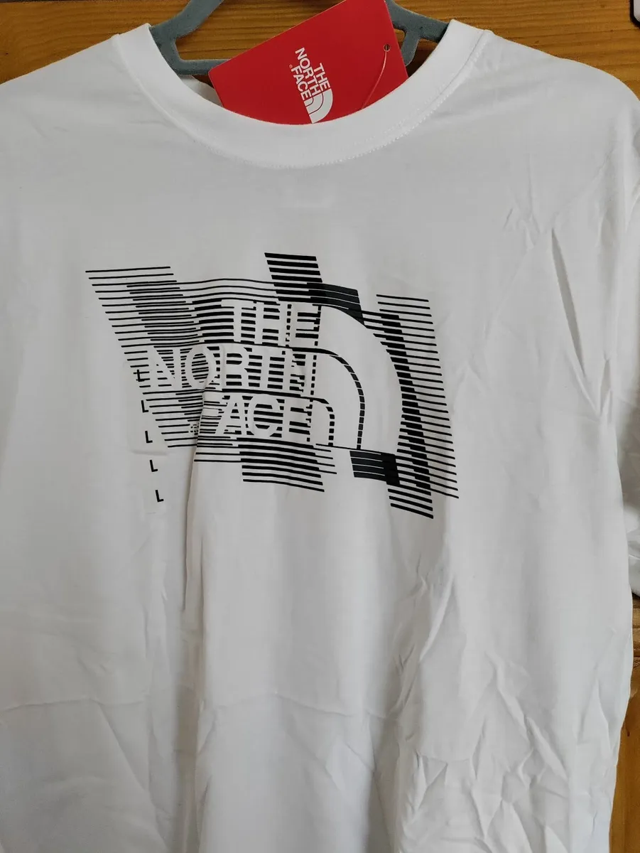 The North Face T shirt L New - Image 4