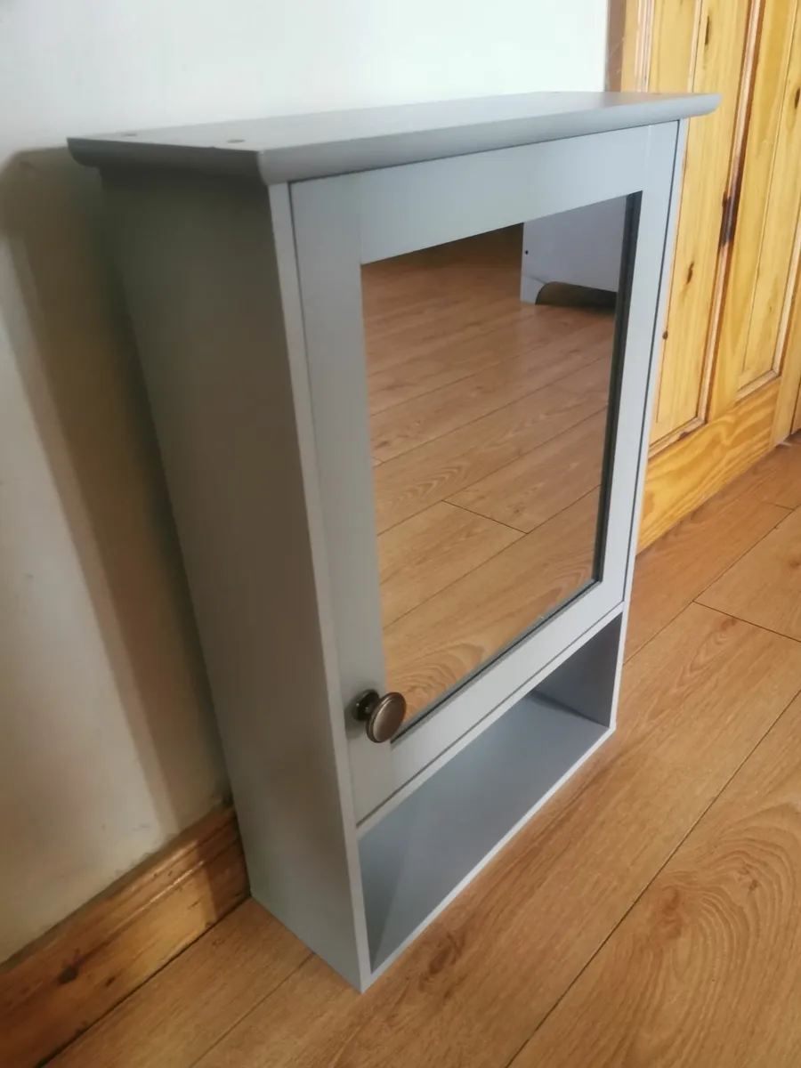 Quality Expensive bathroom cabinet 6months - Image 4