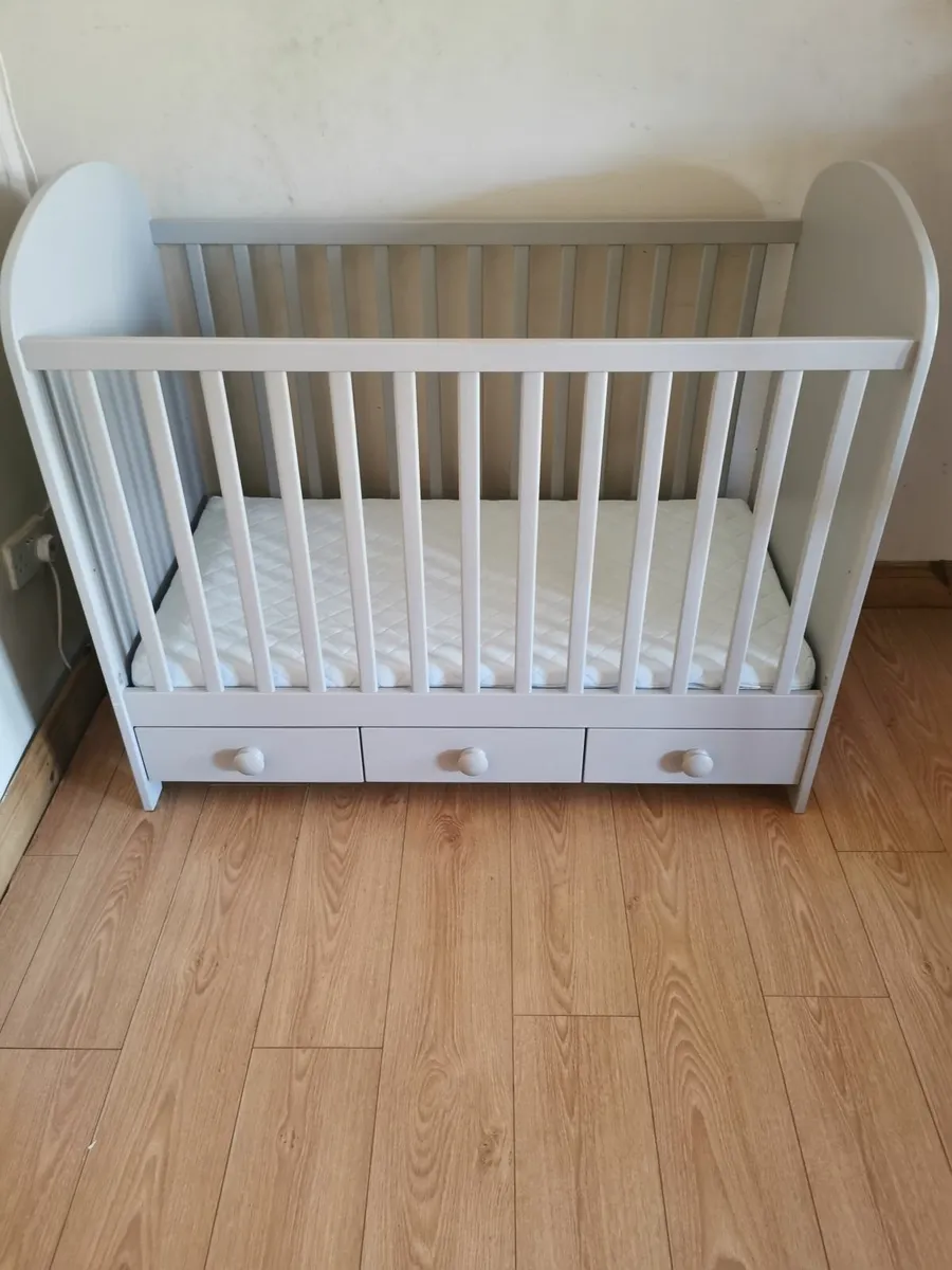 Quality Cot with drawers+Luxury Mattress - Image 4
