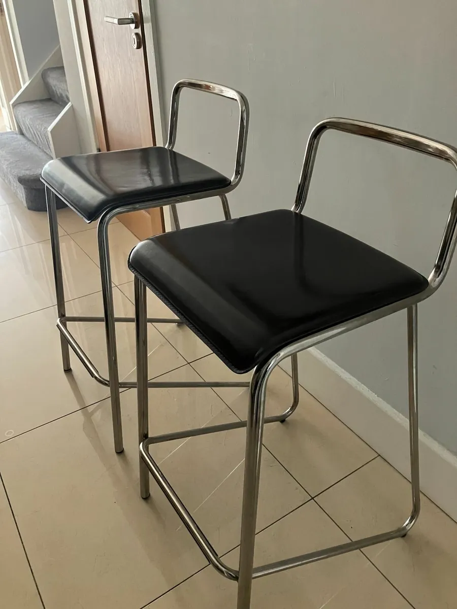 2 Good Quality Bar / Counter Stools