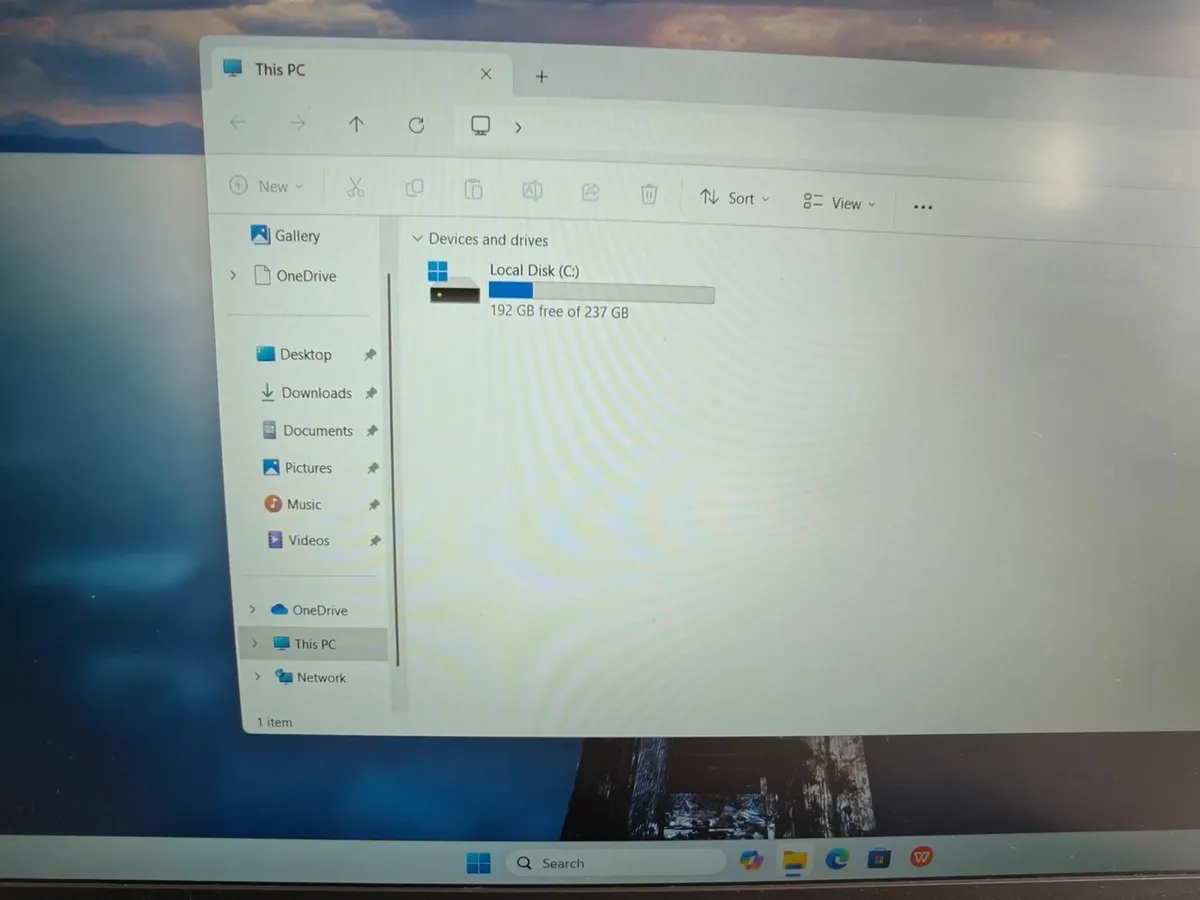 Dell Latitude 5580 | i5 | 16GB | 256GB | 15.6" FHD - Image 3