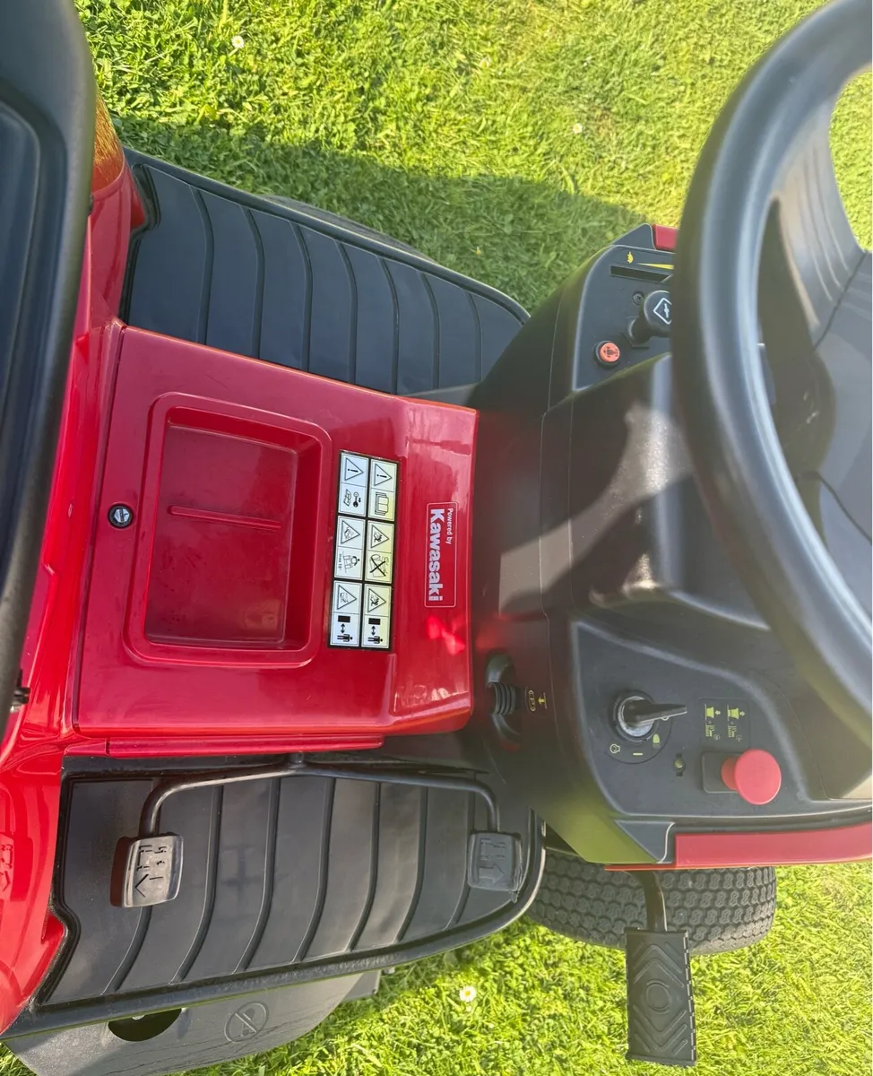 MOUNTFIELD MOWER LIKE NEW - Image 4