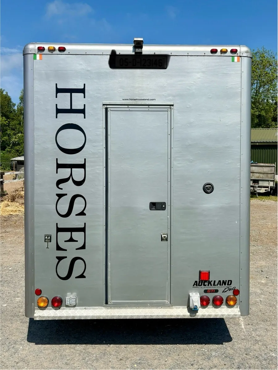 Horsevan 2 box - Image 4