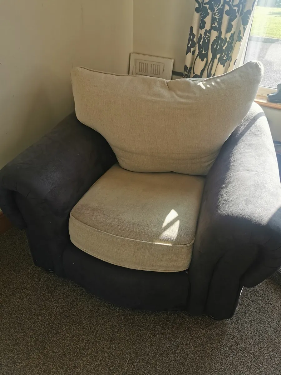 Suite of Furniture - Image 3