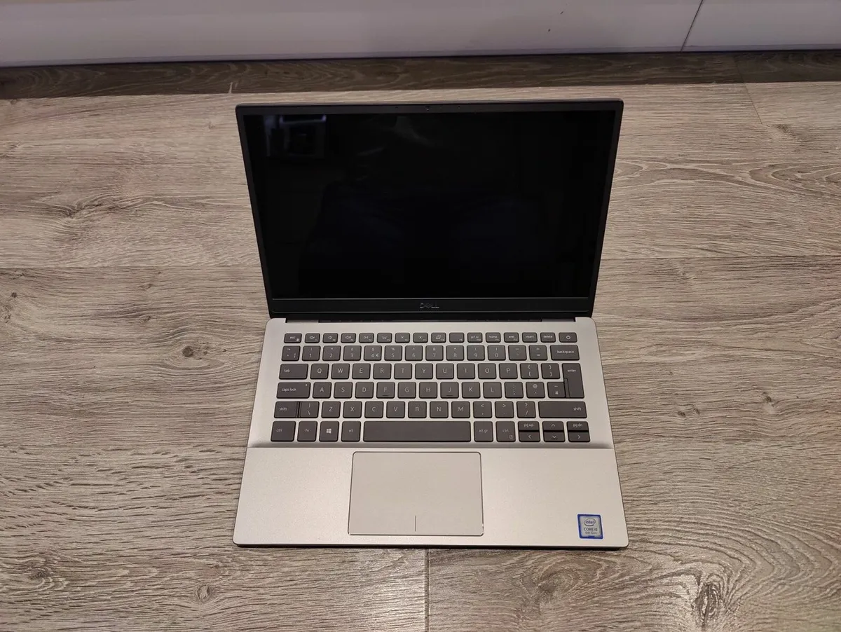 Dell Latitude 3301 | i5 | 8GB | 256GB | 13.3" FHD - Image 1