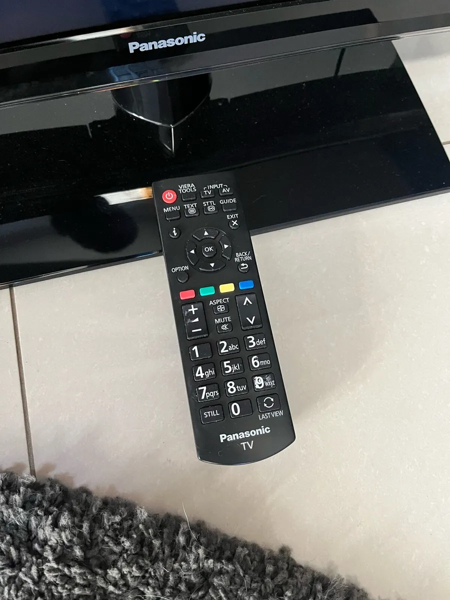 Panasonic 32” LCD TV - Image 3