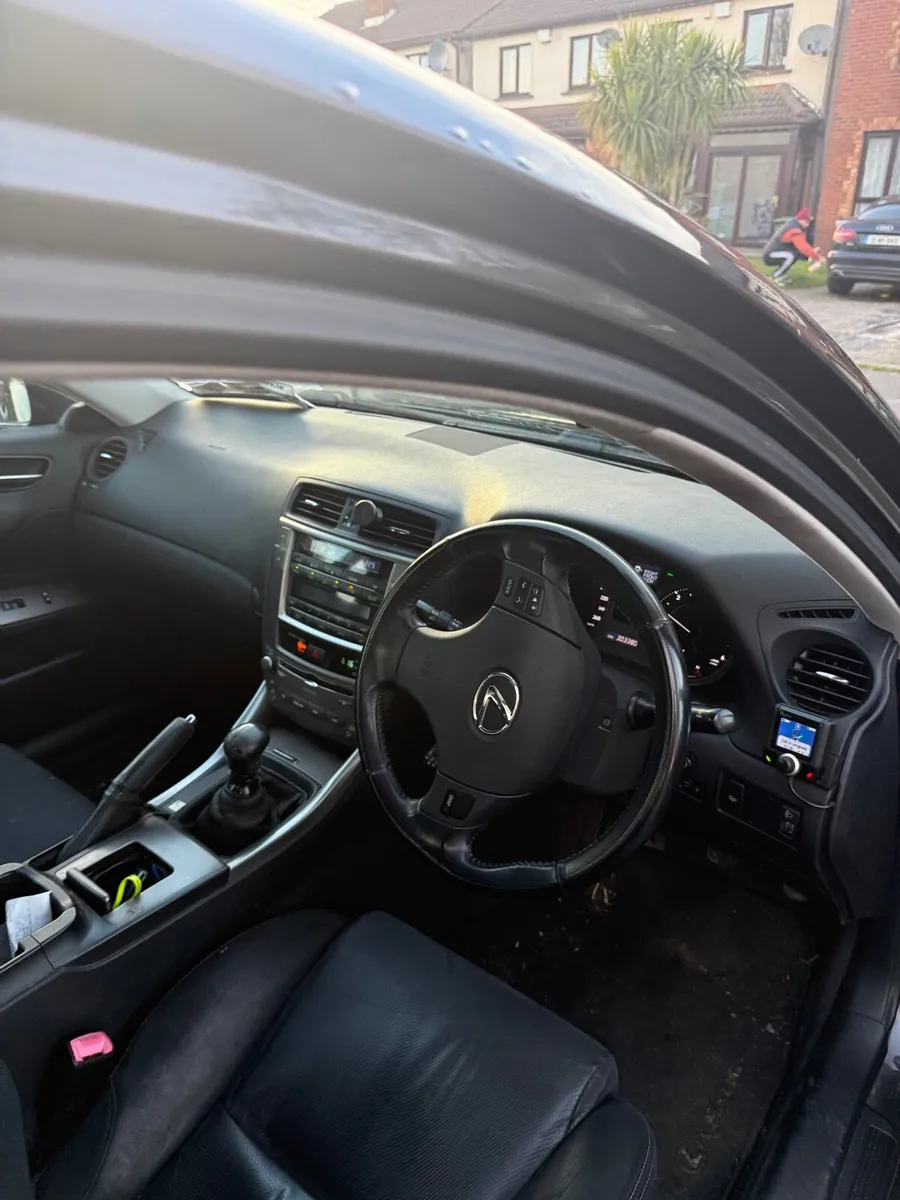 Car - Image 3