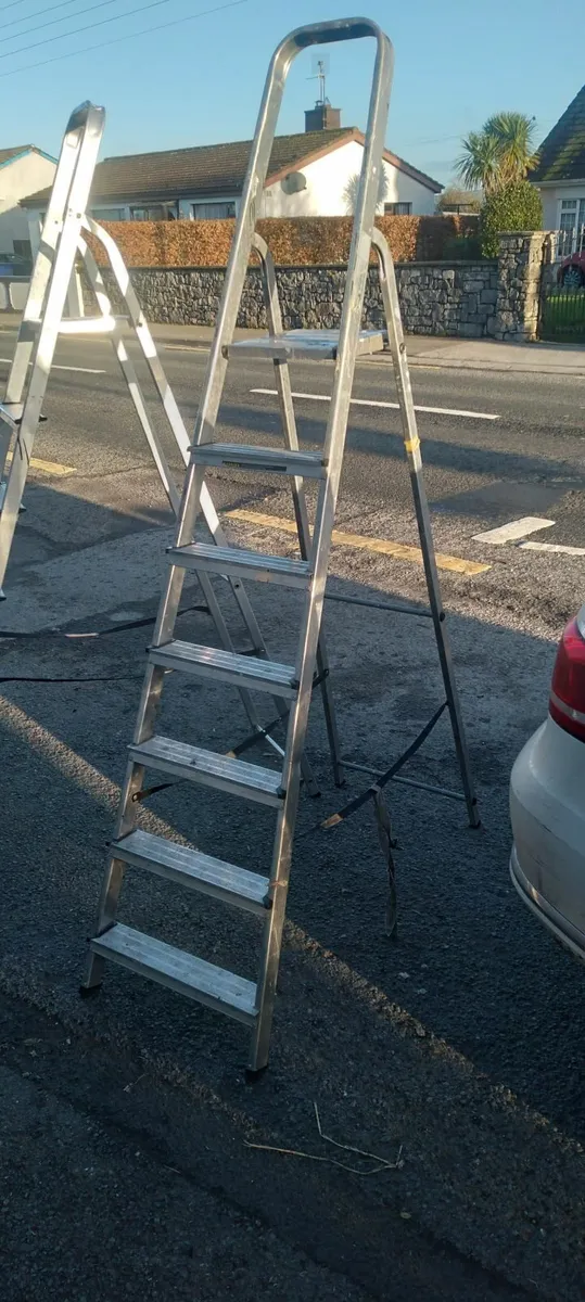 Step ladder6 foot long 1 left price too sell - Image 2