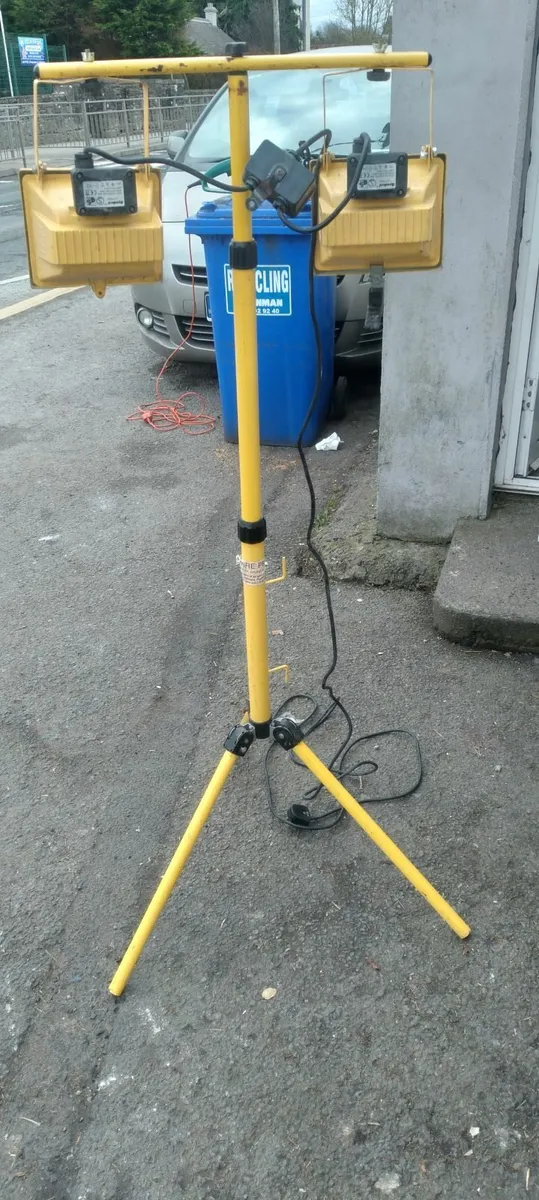 Stand up floodlights extends as well working 💯 - Image 2