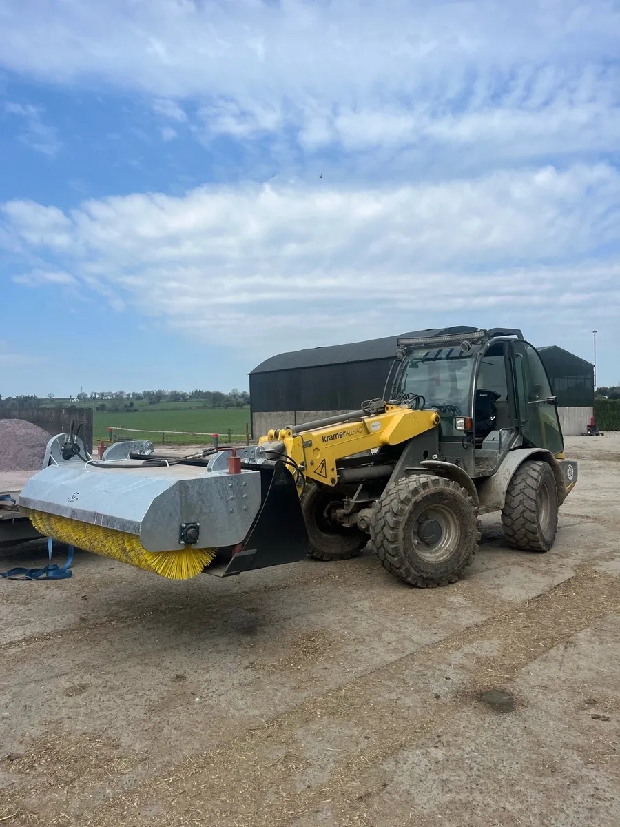 Brush Bucket - Image 1