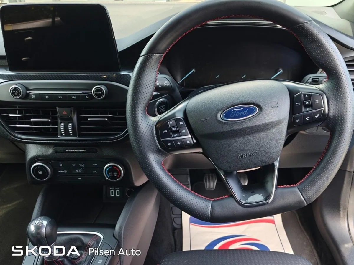 Ford Focus (27) St-line 1.0t Ecoboost 125 - Image 2