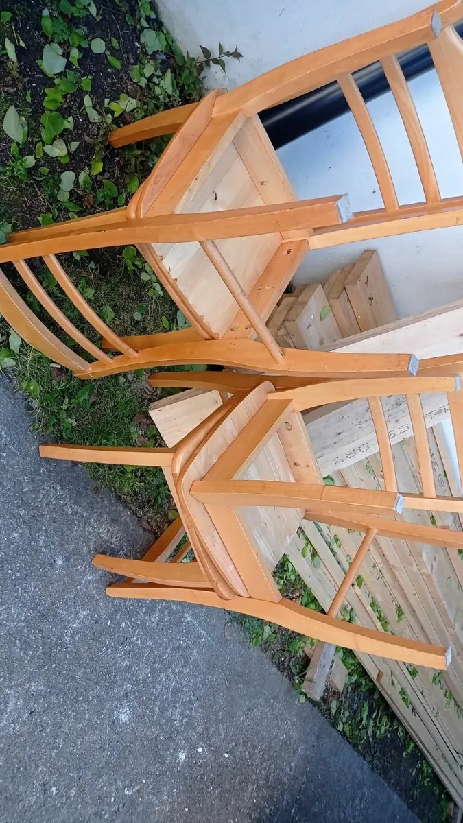 Table and 4 chairs - Image 2