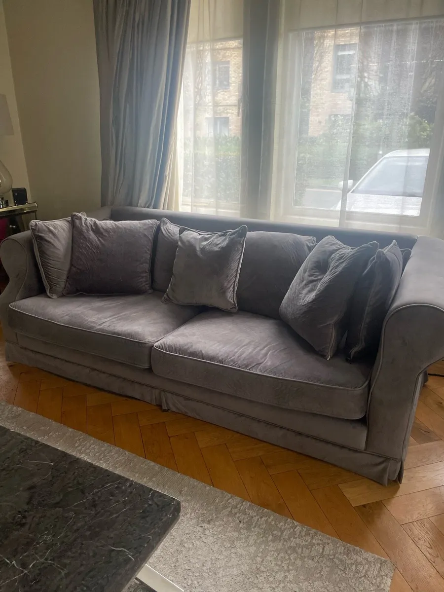 2 fabulous velvet sofas - Image 1