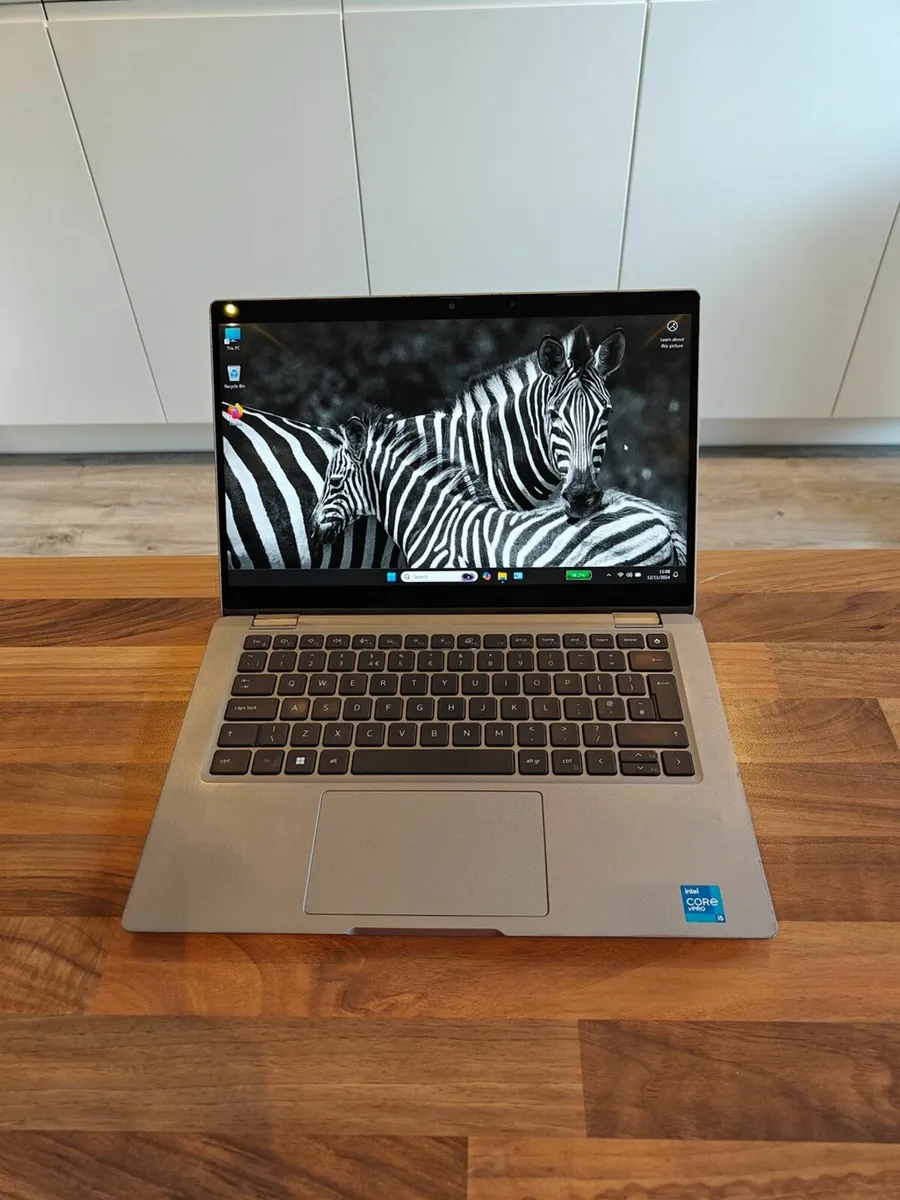 DELL Latitude 5320 2-in-1 360 Rotated Touchscreen - Image 3