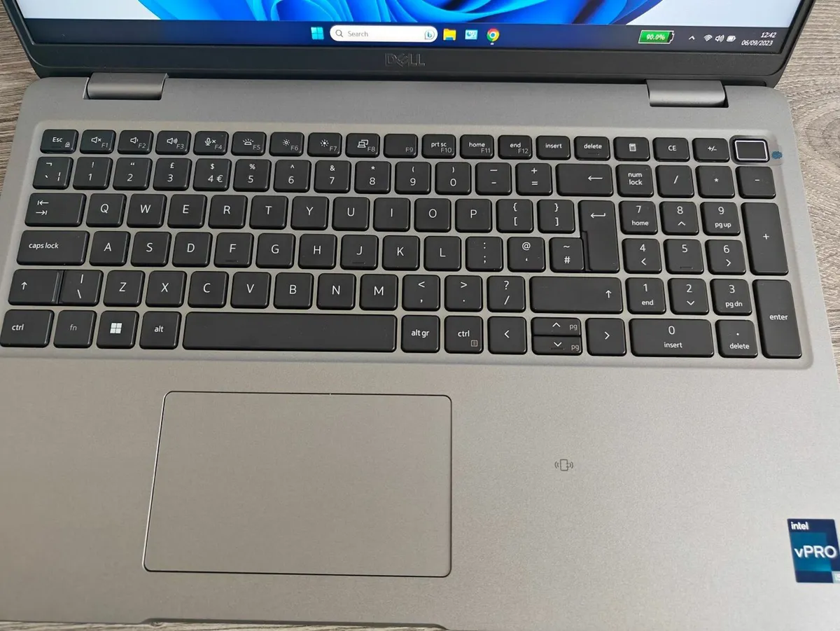 Dell Latitude 5540 Laptop | i5 (13th gen) | 16GB | - Image 3