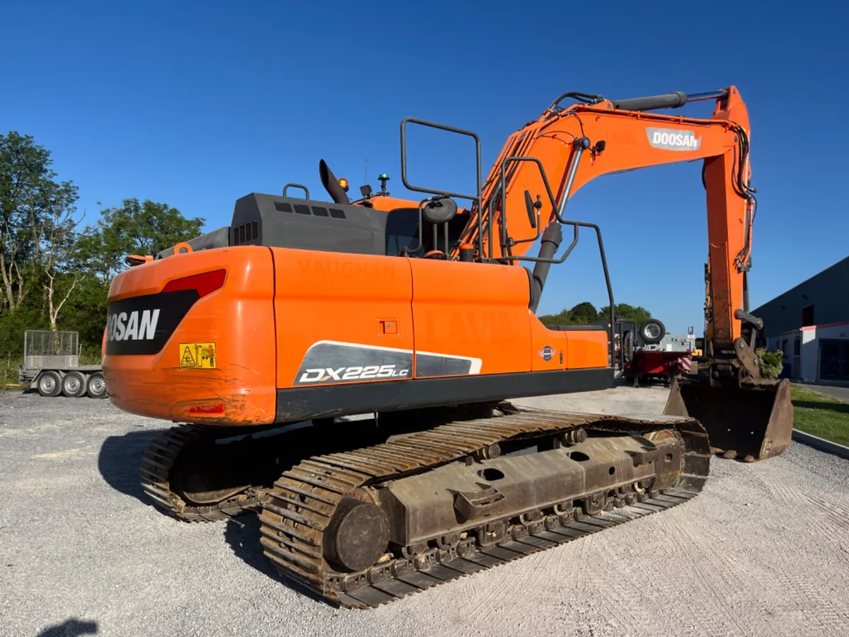2018 Doosan DX225LC-5 - Image 4