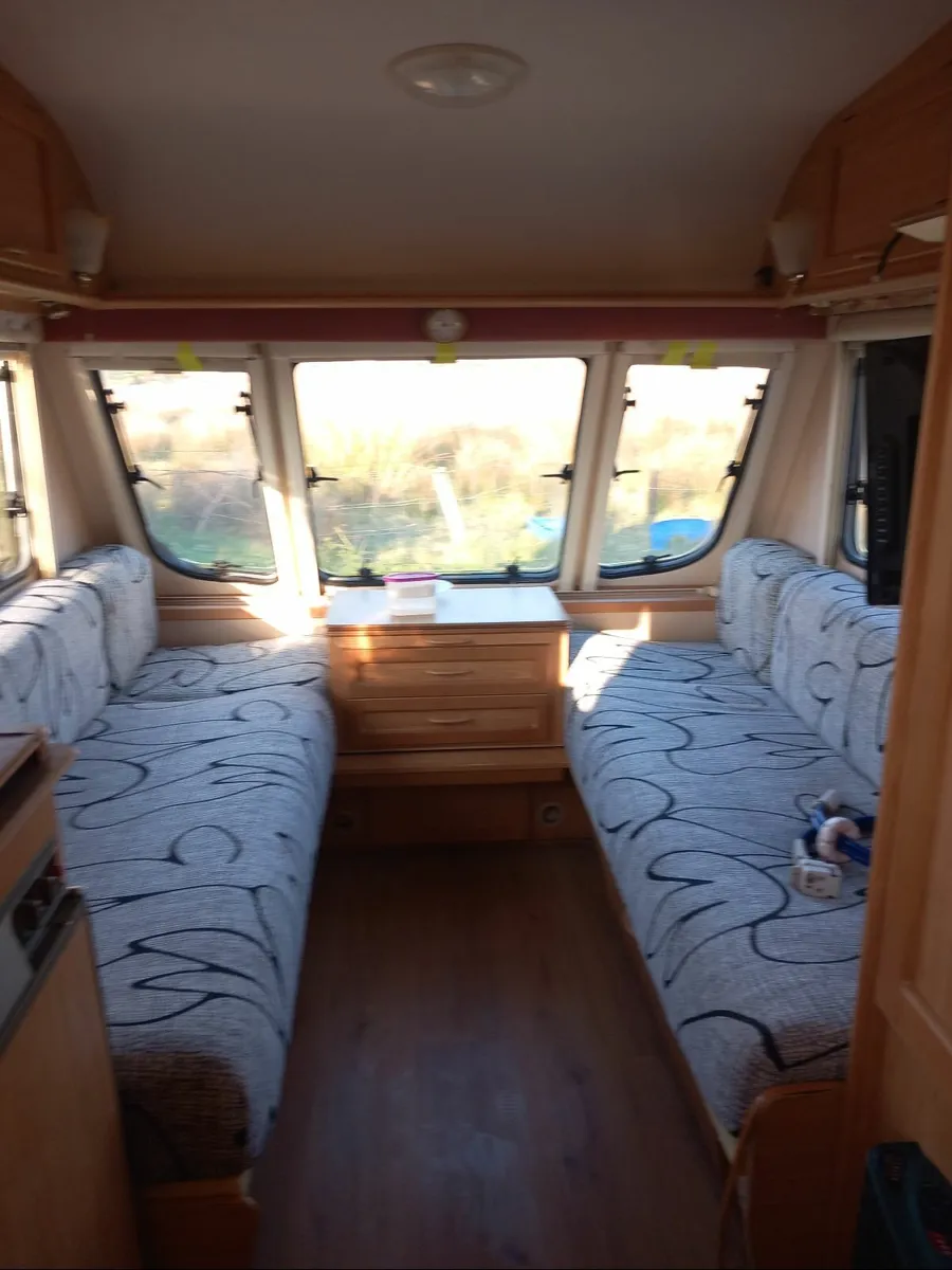 Caravan - Image 2