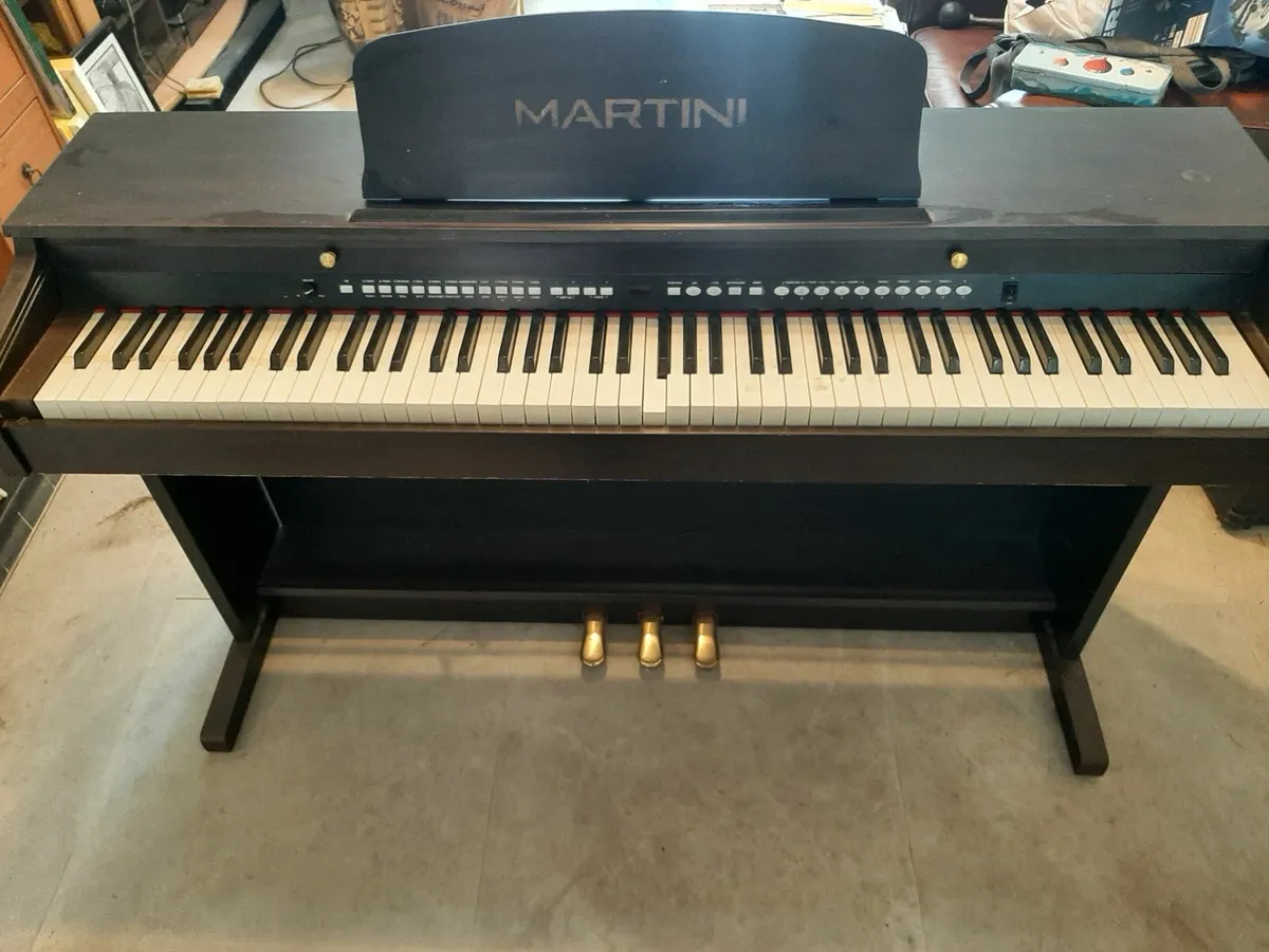 Martini  Piano Keyboard - Image 1