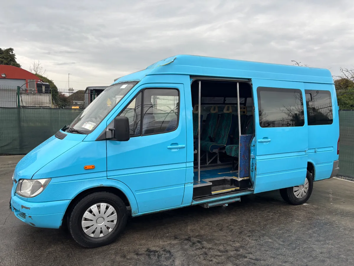 2005 Mercedes Sprinter bus Ideal camper conversion - Image 2