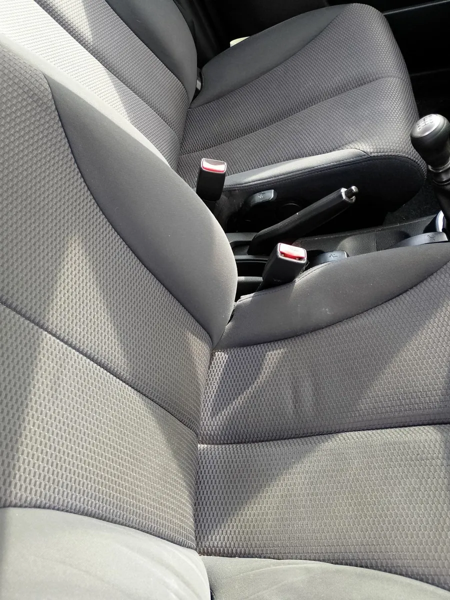 Nissan Tiida 2009 - Image 2