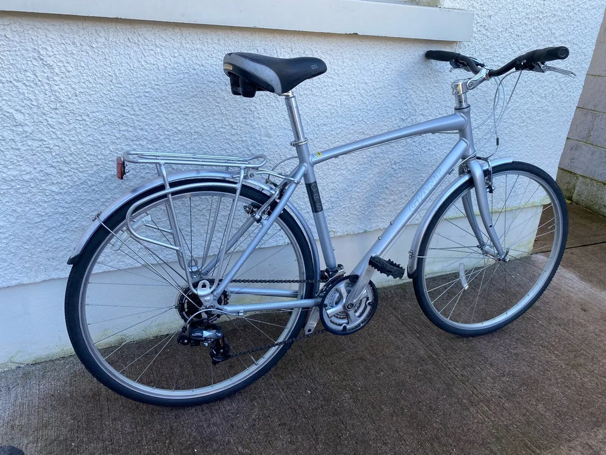 Like new Giant CSR4 Large hybrid 28 inch - Image 3