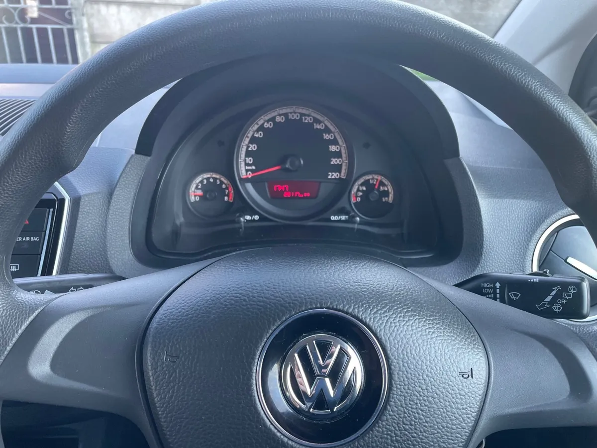 Volkswagen up! 2019 - Image 3