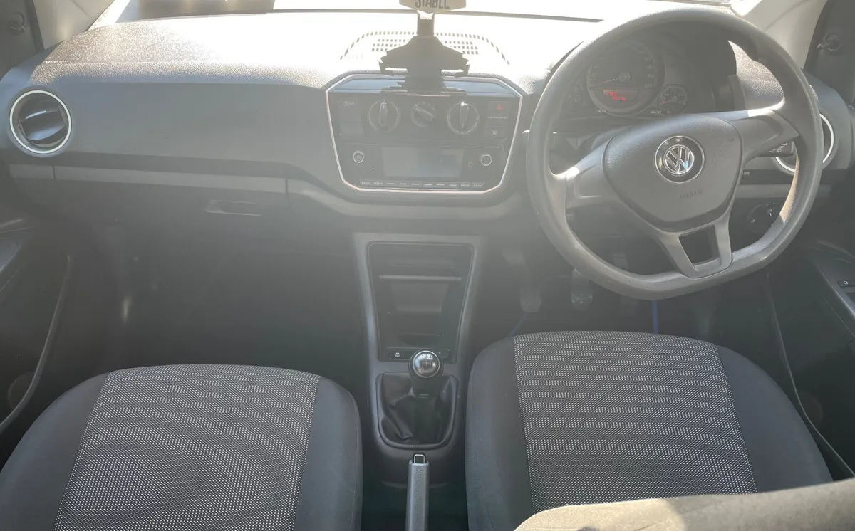 Volkswagen up! 2019 - Image 4