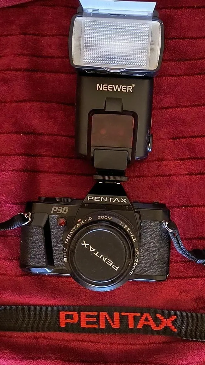 Pentax P30 35mm Film Camera +Flash Canon E-TTL II - Image 1