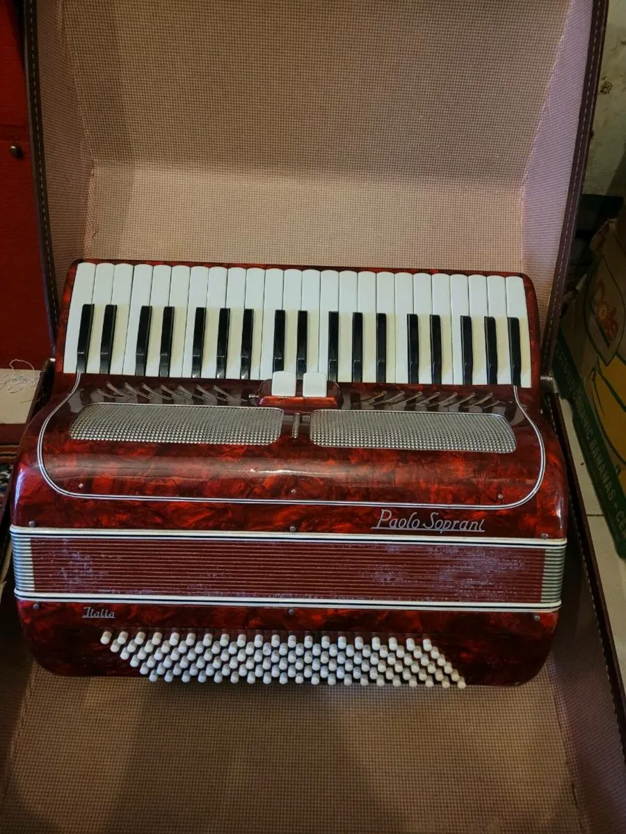 Accardion Weltmeister .Hohner .price from 100-300 - Image 2