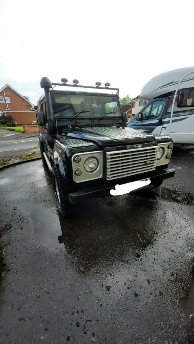 Landrover Defender 110 TD5 2005 - Image 1