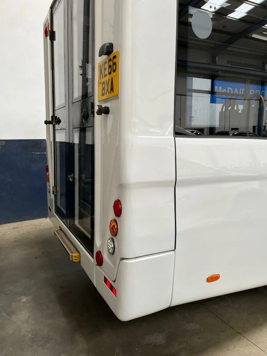 2017 Mercedes Sprinter 514 - Image 3