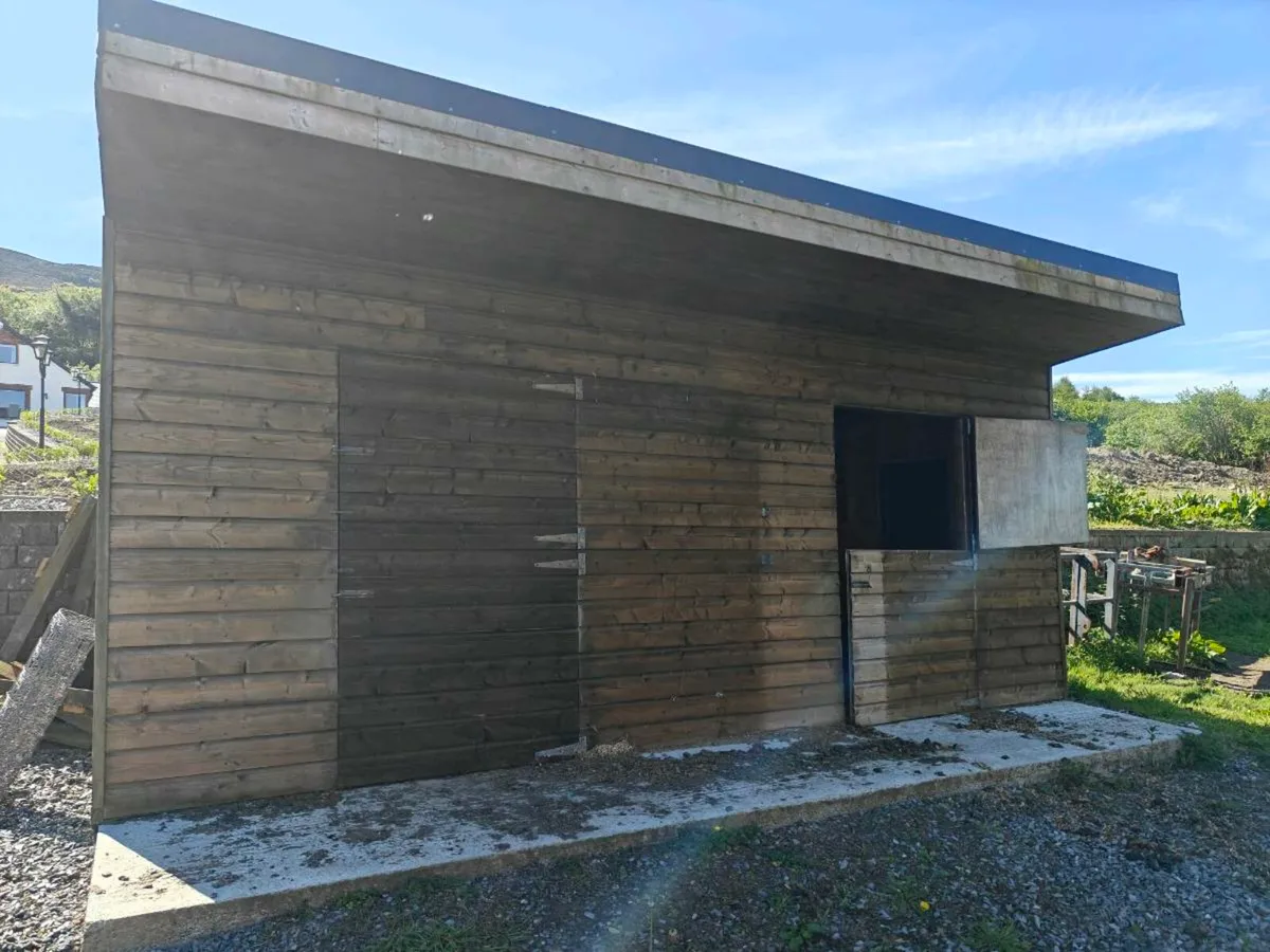 Horse Shed - Image 3