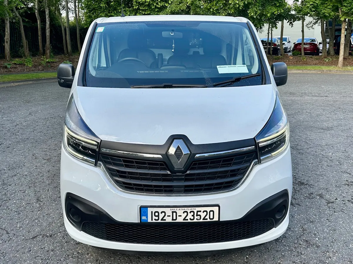 Renault Trafic LWB 2.0 Diesel - Image 2